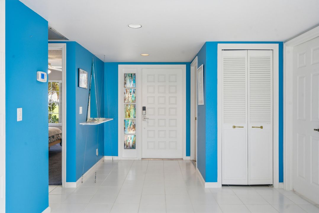 For Sale: $475,000 (3 beds, 2 baths, 1894 Square Feet)