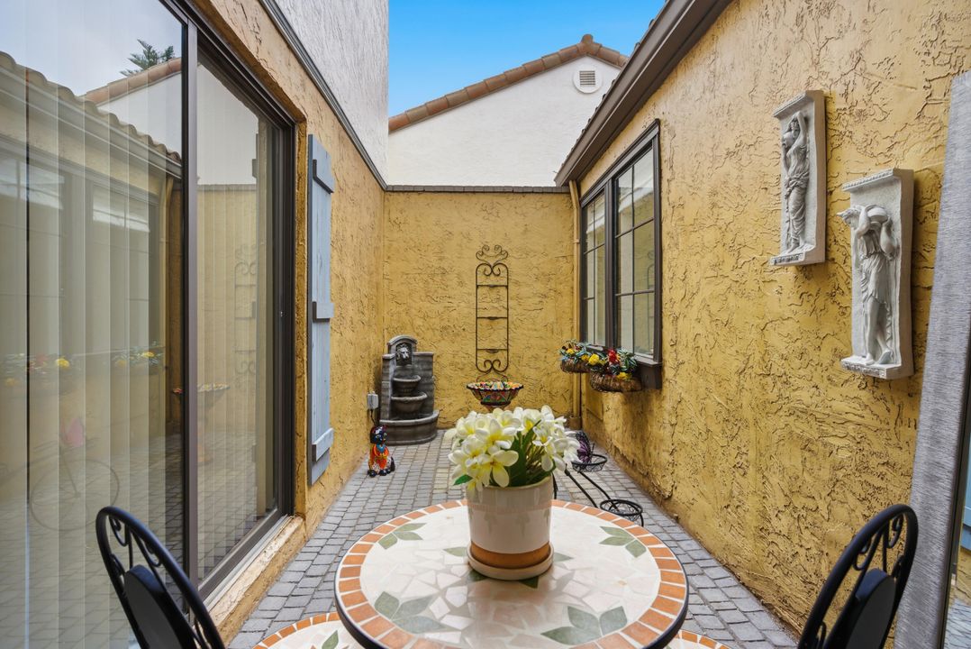 For Sale: $475,000 (3 beds, 2 baths, 1894 Square Feet)