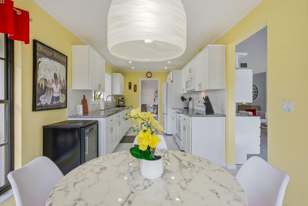 For Sale: $475,000 (3 beds, 2 baths, 1894 Square Feet)