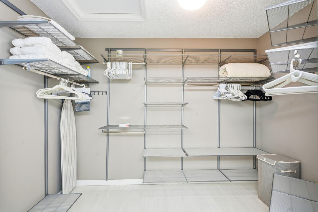 For Sale: $475,000 (3 beds, 2 baths, 1894 Square Feet)