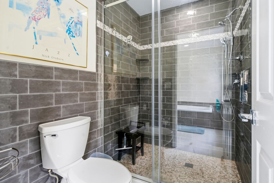 For Sale: $475,000 (3 beds, 2 baths, 1894 Square Feet)