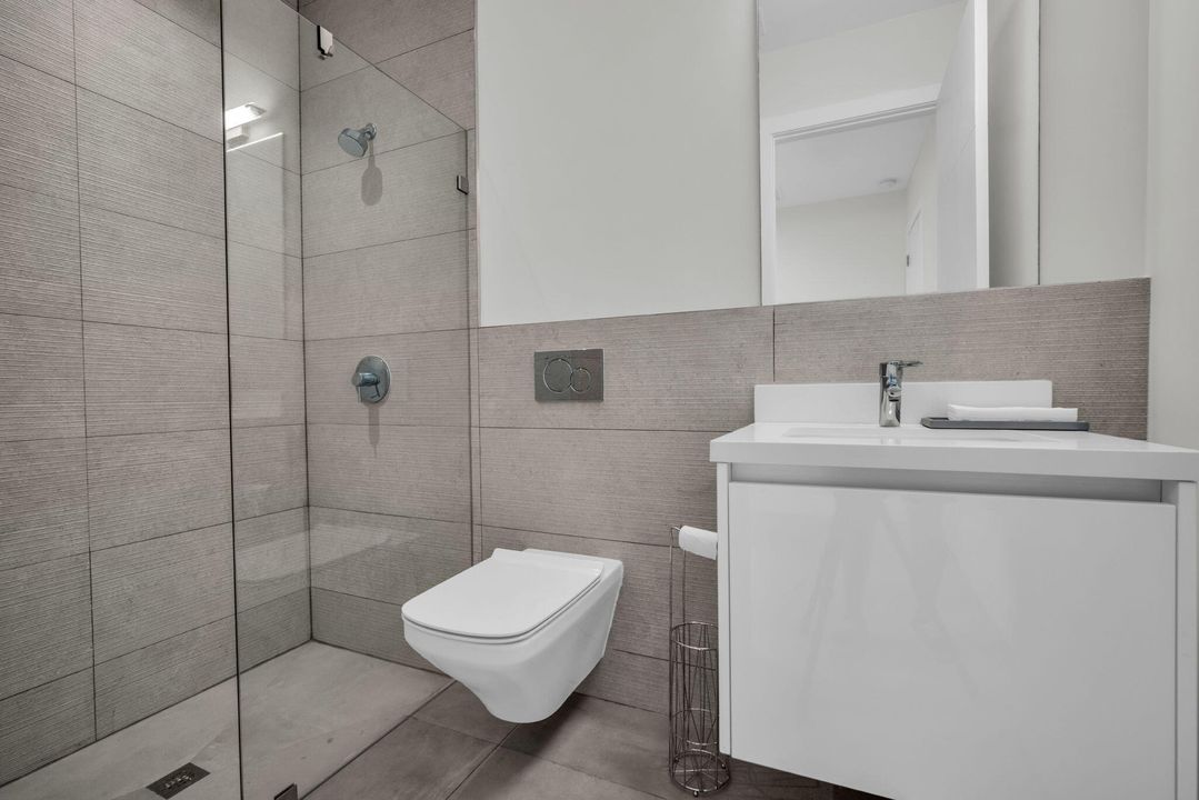 Activo con contrato: $3,250,000 (5 camas, 6 baños, 5293 Pies cuadrados)