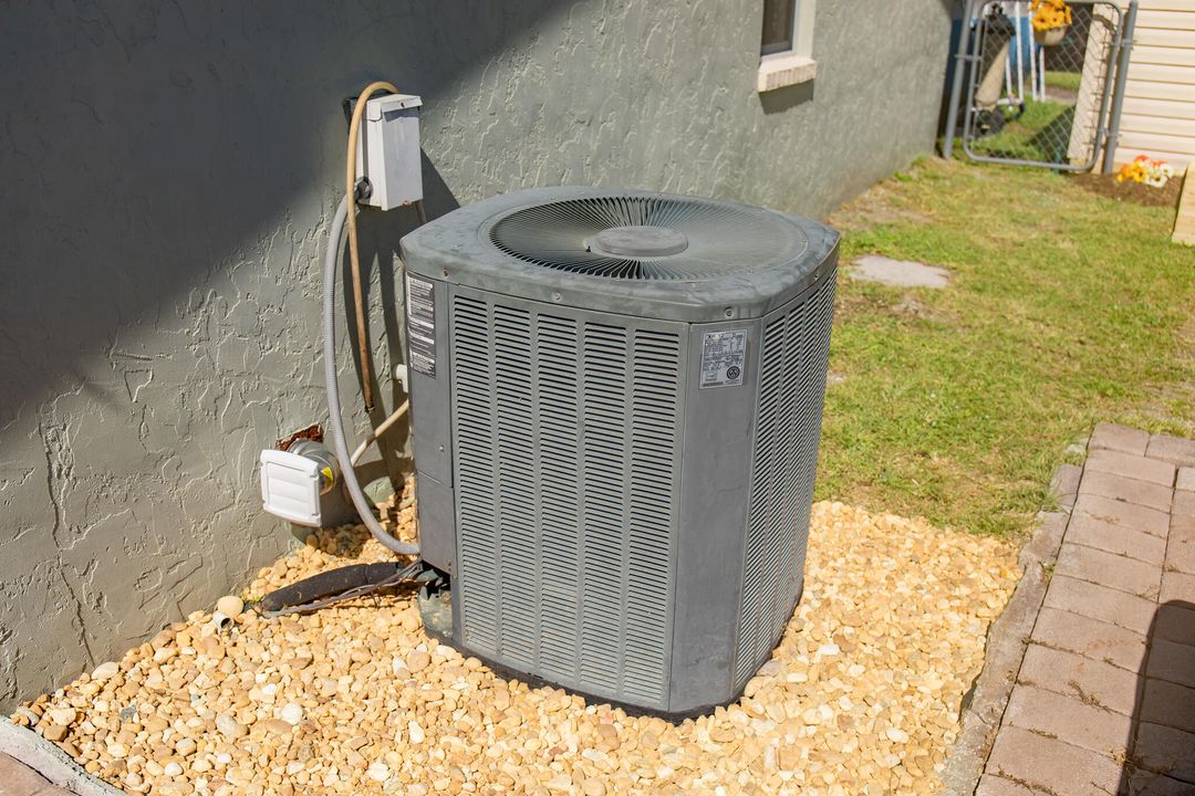 Active With Contract: $345,000 (3 beds, 2 baths, 1490 Square Feet)