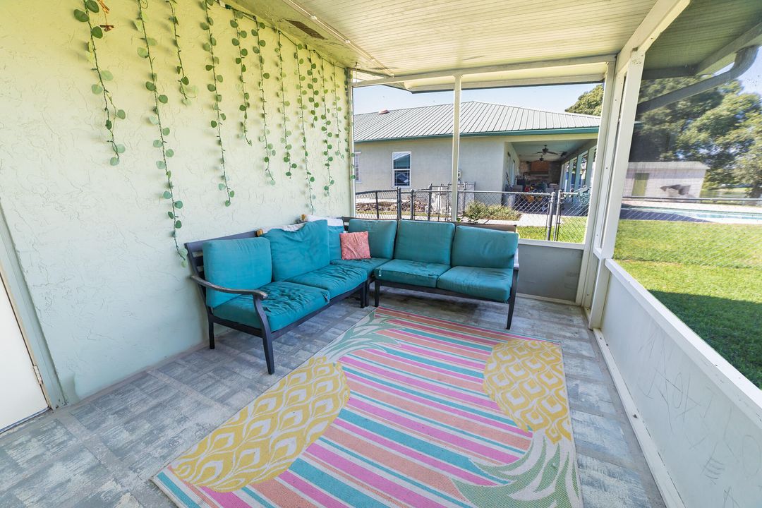 Active With Contract: $345,000 (3 beds, 2 baths, 1490 Square Feet)