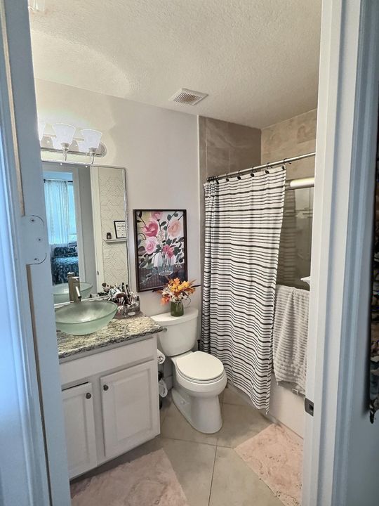 For Rent: $2,100 (2 beds, 2 baths, 1209 Square Feet)