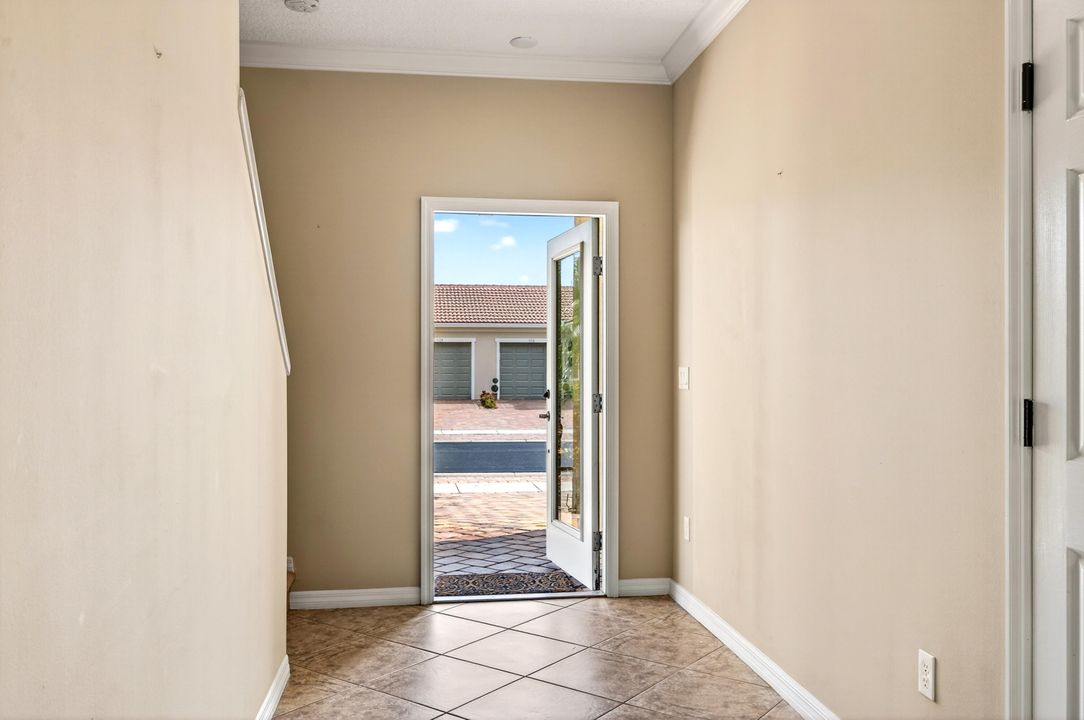 For Sale: $349,960 (2 beds, 2 baths, 1890 Square Feet)