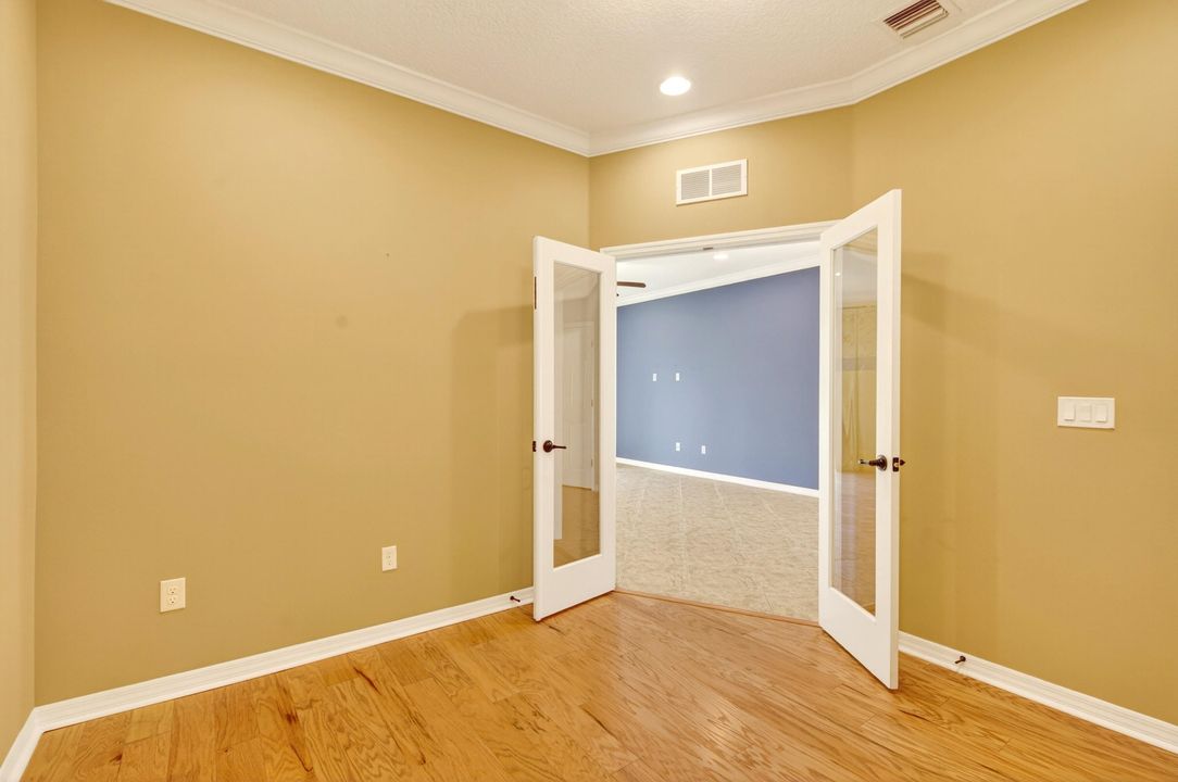 For Sale: $349,960 (2 beds, 2 baths, 1890 Square Feet)