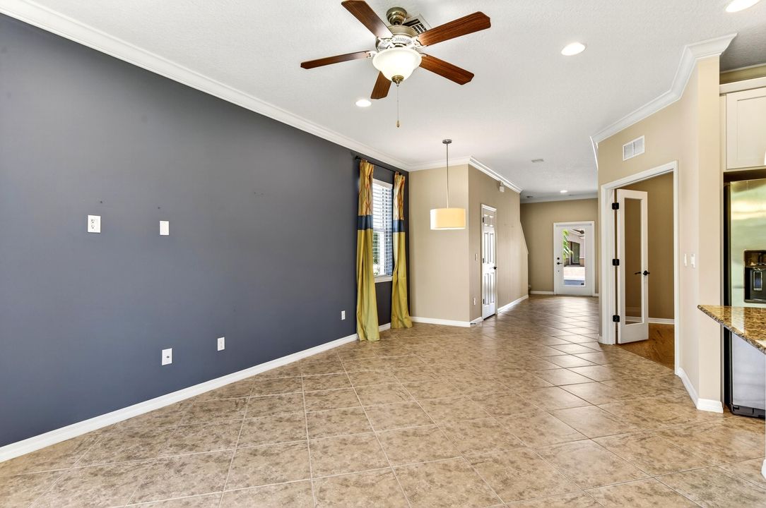 For Sale: $349,960 (2 beds, 2 baths, 1890 Square Feet)