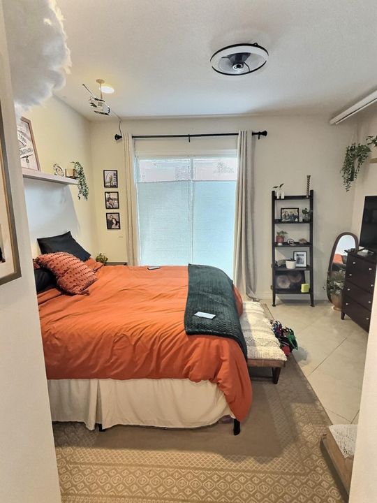 For Rent: $2,100 (2 beds, 2 baths, 1209 Square Feet)