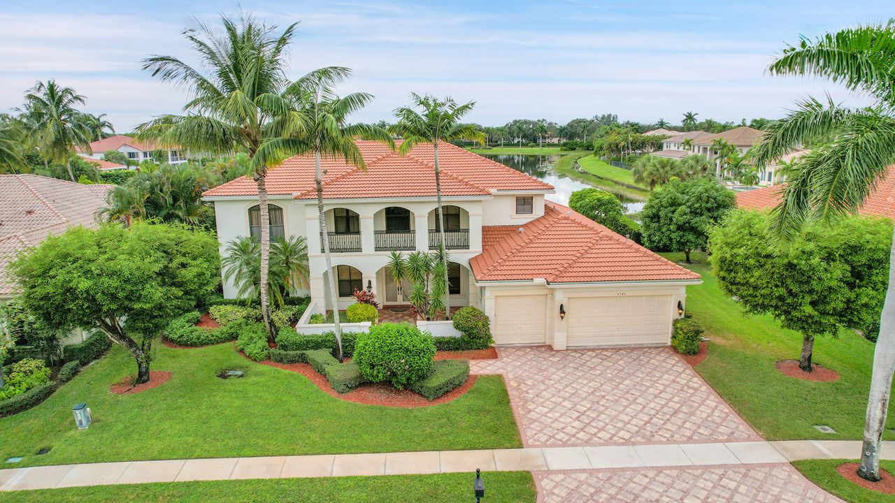 For Sale: $1,350,000 (5 beds, 5 baths, 4616 Square Feet)