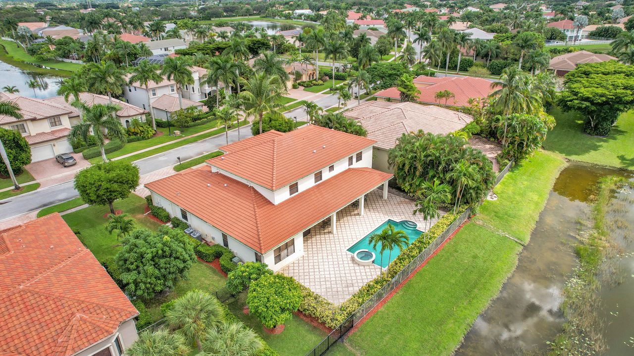 For Sale: $1,350,000 (5 beds, 5 baths, 4616 Square Feet)