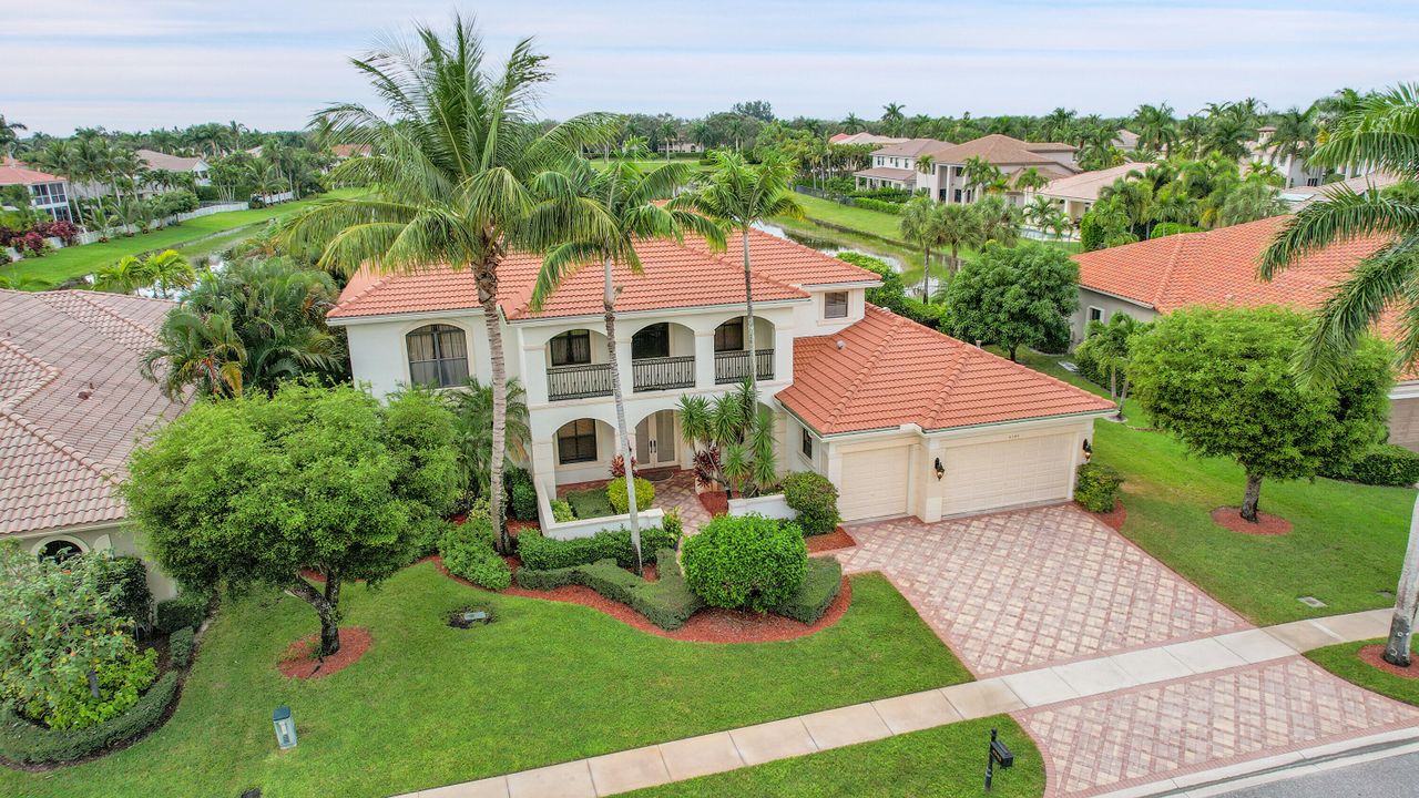 For Sale: $1,350,000 (5 beds, 5 baths, 4616 Square Feet)