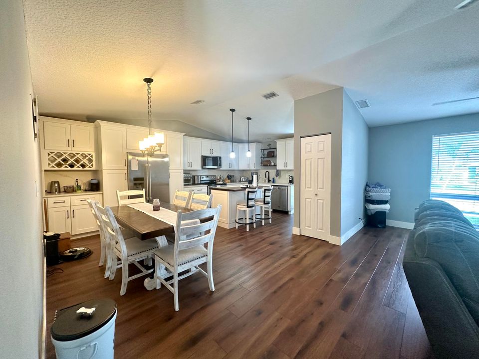 待售: $589,000 (3 贝兹, 2 浴室, 1605 平方英尺)