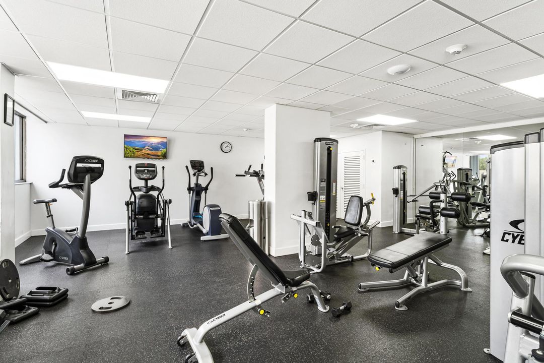 For Sale: $359,900 (2 beds, 2 baths, 1170 Square Feet)