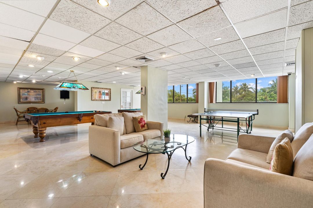 For Sale: $359,900 (2 beds, 2 baths, 1170 Square Feet)