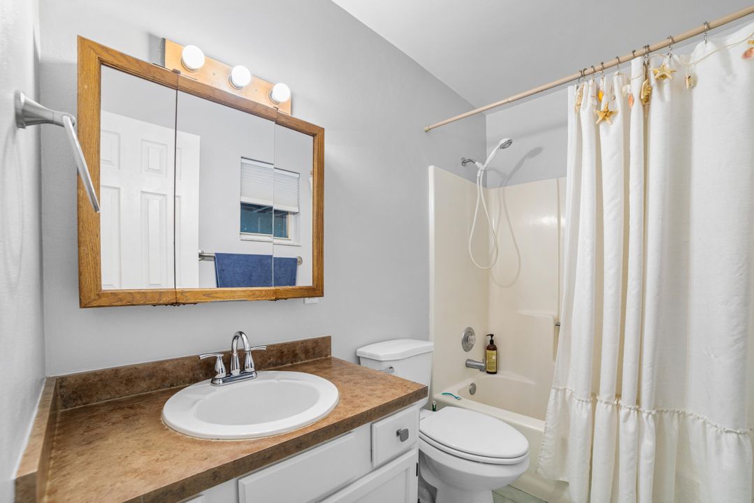 Active With Contract: $345,000 (3 beds, 2 baths, 1490 Square Feet)