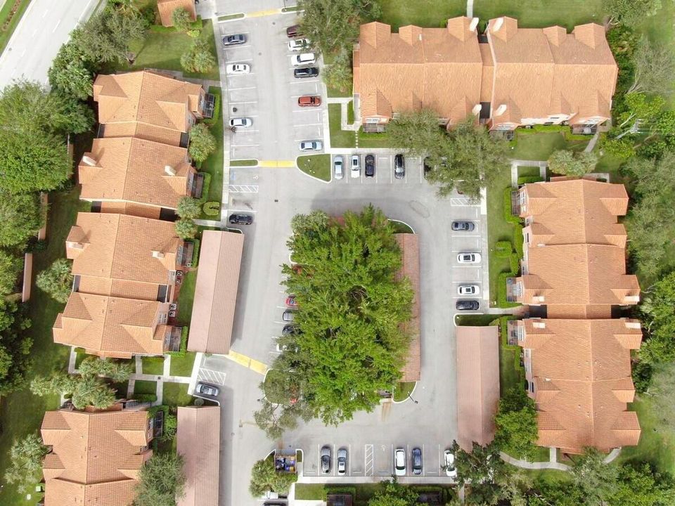 For Rent: $2,800 (2 beds, 2 baths, 1303 Square Feet)