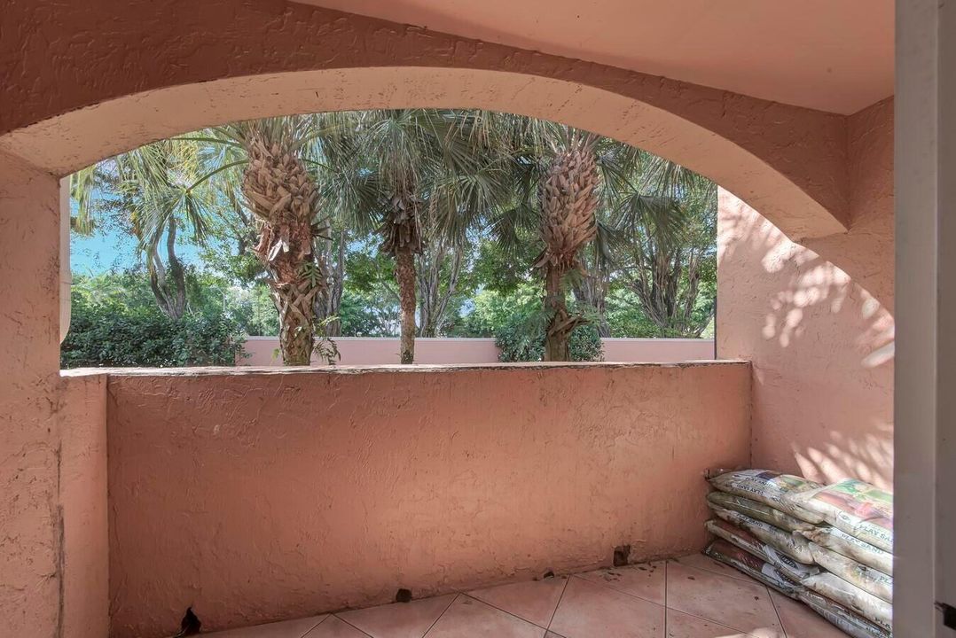 For Rent: $2,800 (2 beds, 2 baths, 1303 Square Feet)