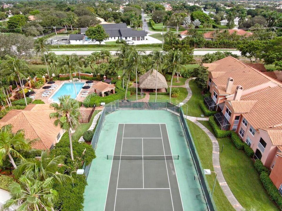 For Rent: $2,800 (2 beds, 2 baths, 1303 Square Feet)