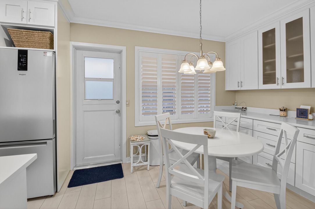 For Rent: $11,000 (2 beds, 1 baths, 836 Square Feet)