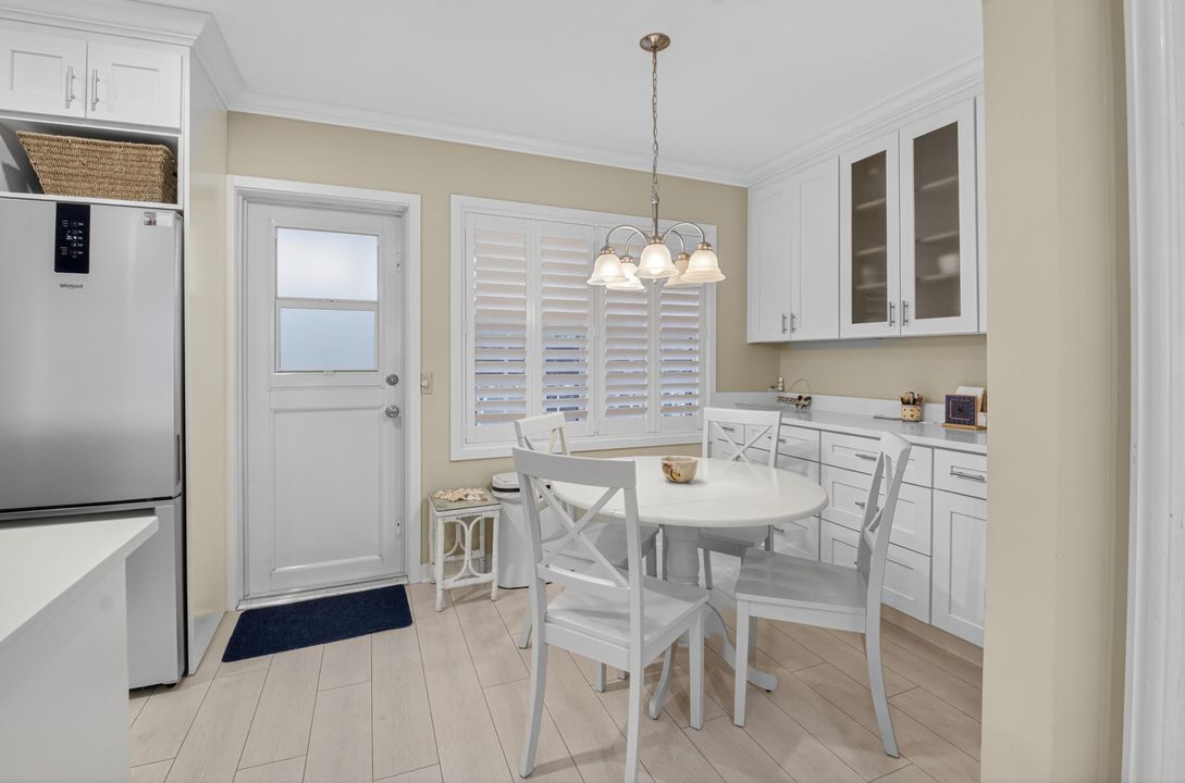 For Rent: $11,000 (2 beds, 1 baths, 836 Square Feet)