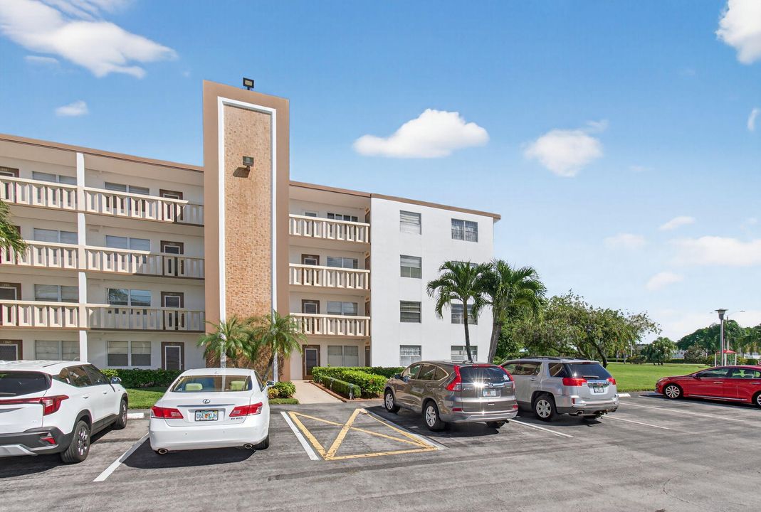 For Sale: $175,000 (2 beds, 2 baths, 1200 Square Feet)