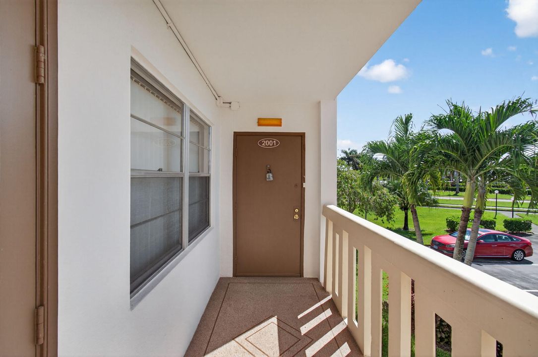 For Sale: $175,000 (2 beds, 2 baths, 1200 Square Feet)