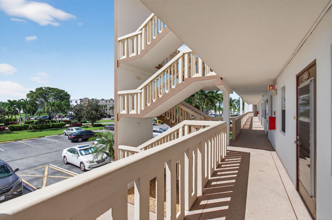 For Sale: $175,000 (2 beds, 2 baths, 1200 Square Feet)