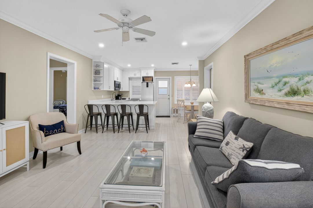 For Rent: $11,000 (2 beds, 1 baths, 836 Square Feet)