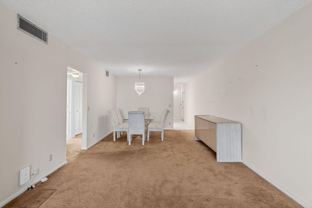 For Sale: $175,000 (2 beds, 2 baths, 1200 Square Feet)