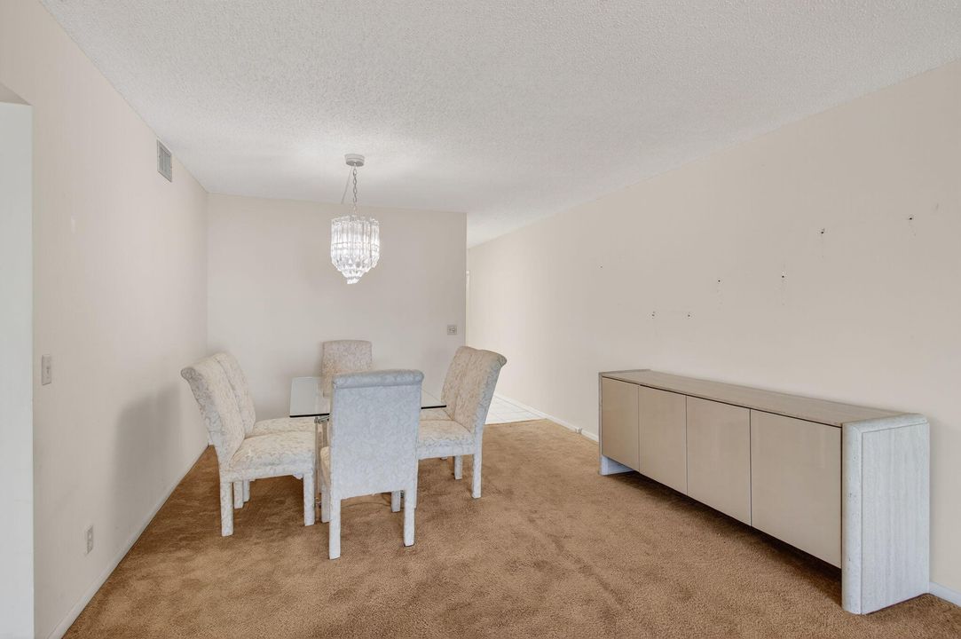 For Sale: $175,000 (2 beds, 2 baths, 1200 Square Feet)