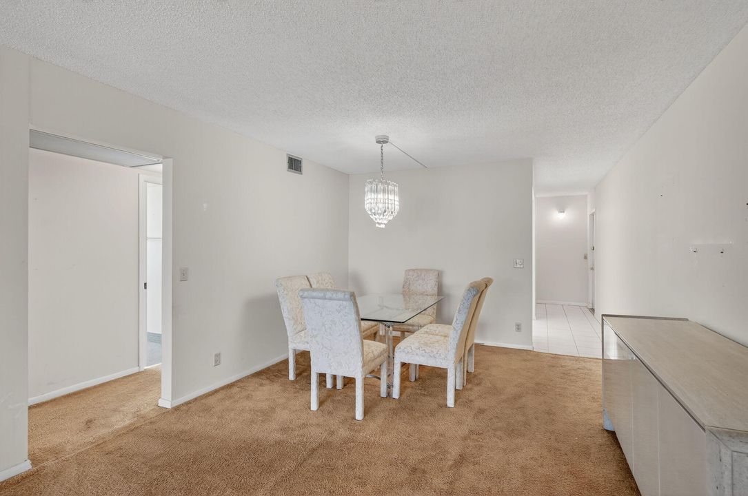 For Sale: $175,000 (2 beds, 2 baths, 1200 Square Feet)