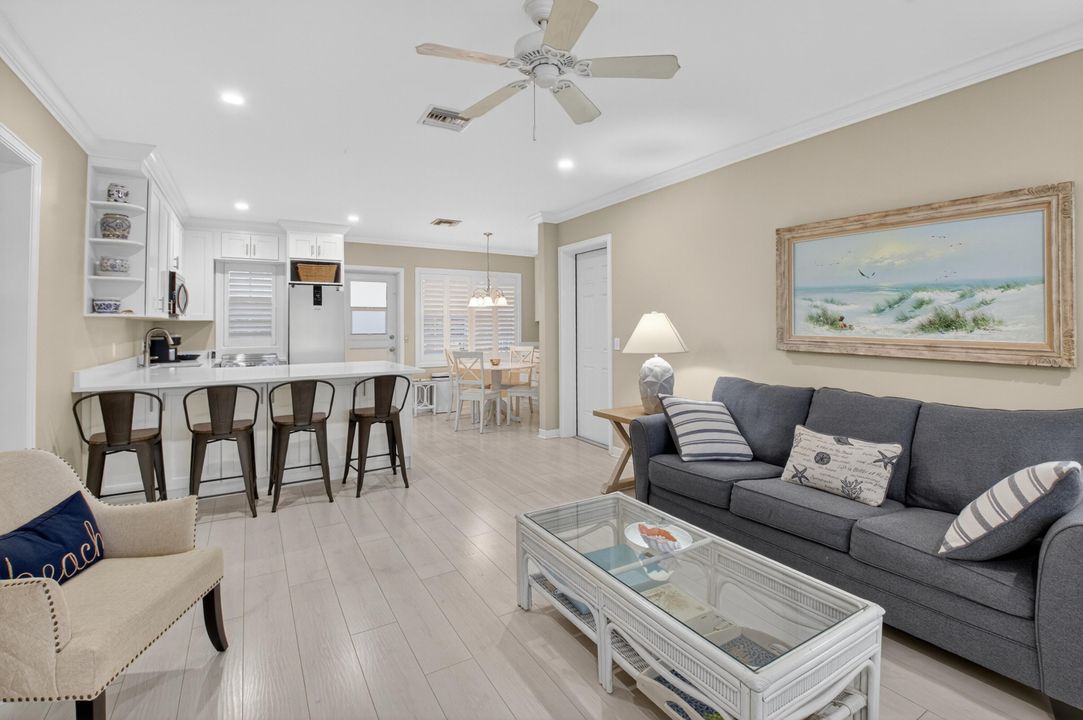 For Rent: $11,000 (2 beds, 1 baths, 836 Square Feet)