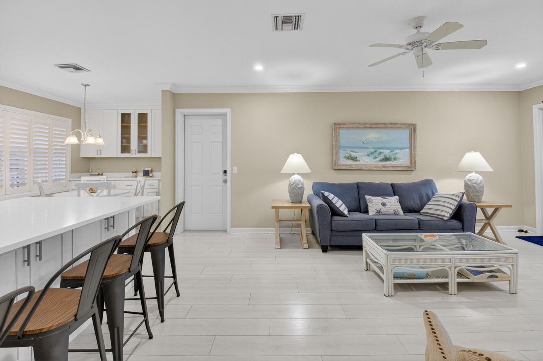 For Rent: $11,000 (2 beds, 1 baths, 836 Square Feet)