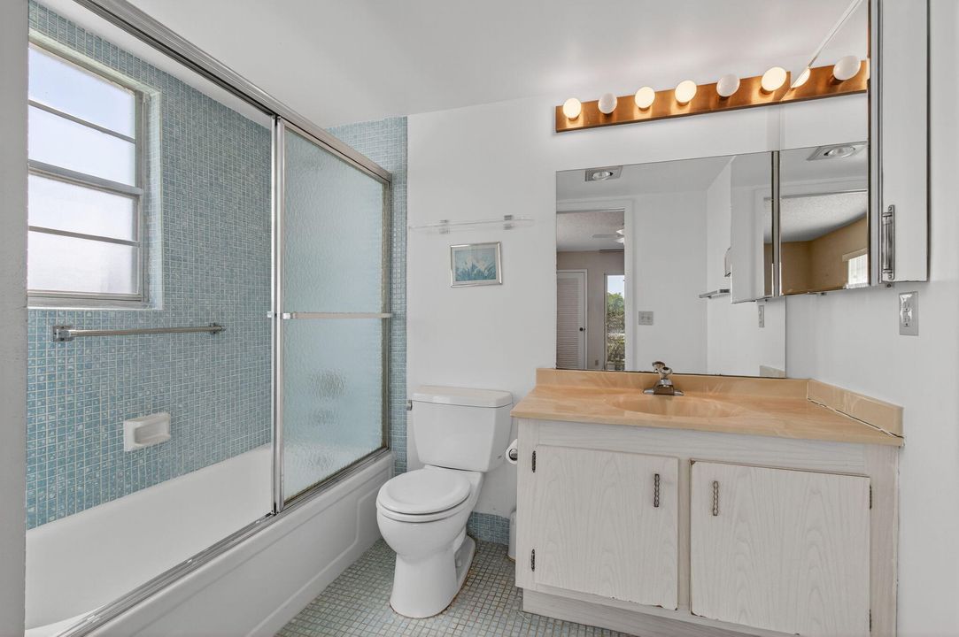 For Sale: $175,000 (2 beds, 2 baths, 1200 Square Feet)