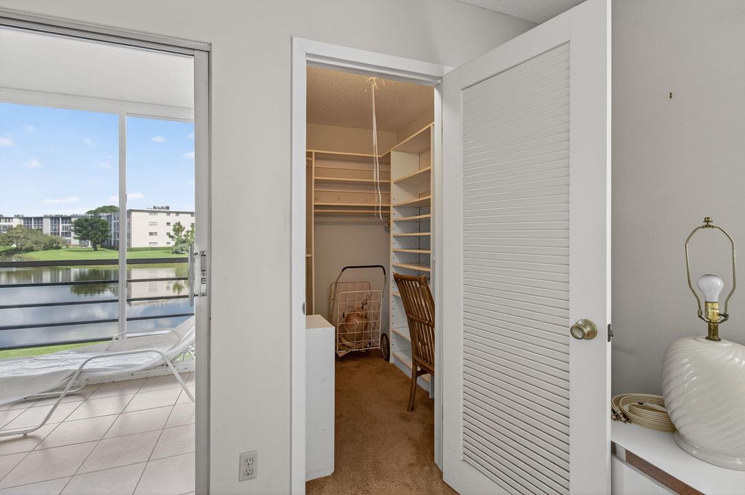 For Sale: $175,000 (2 beds, 2 baths, 1200 Square Feet)