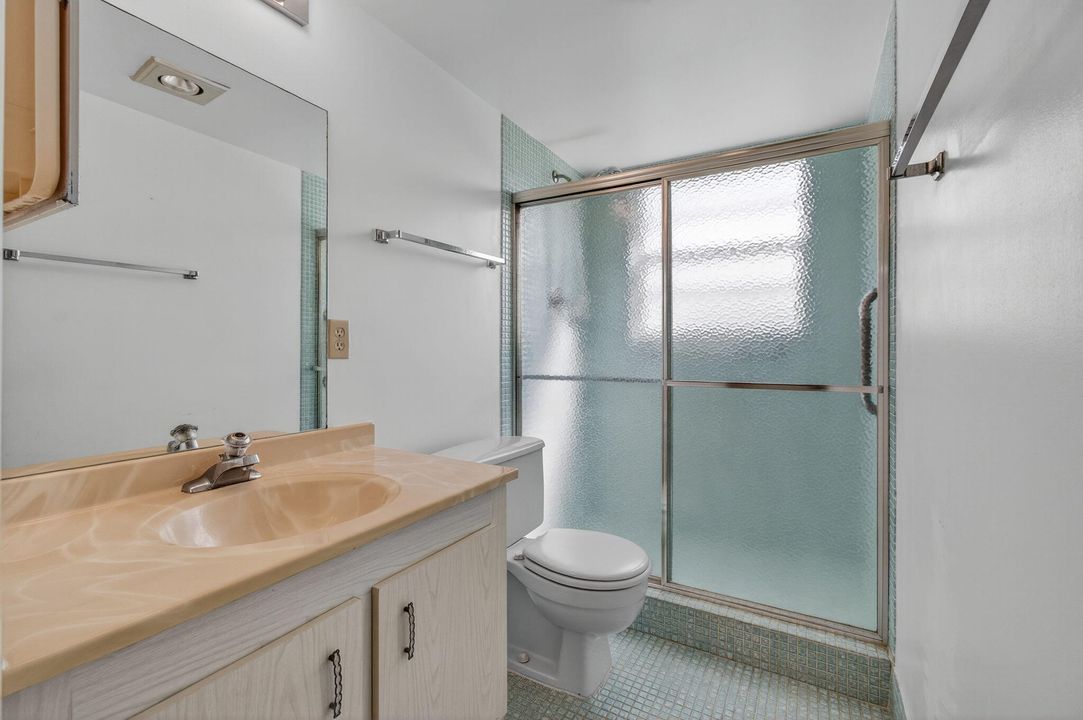 For Sale: $175,000 (2 beds, 2 baths, 1200 Square Feet)