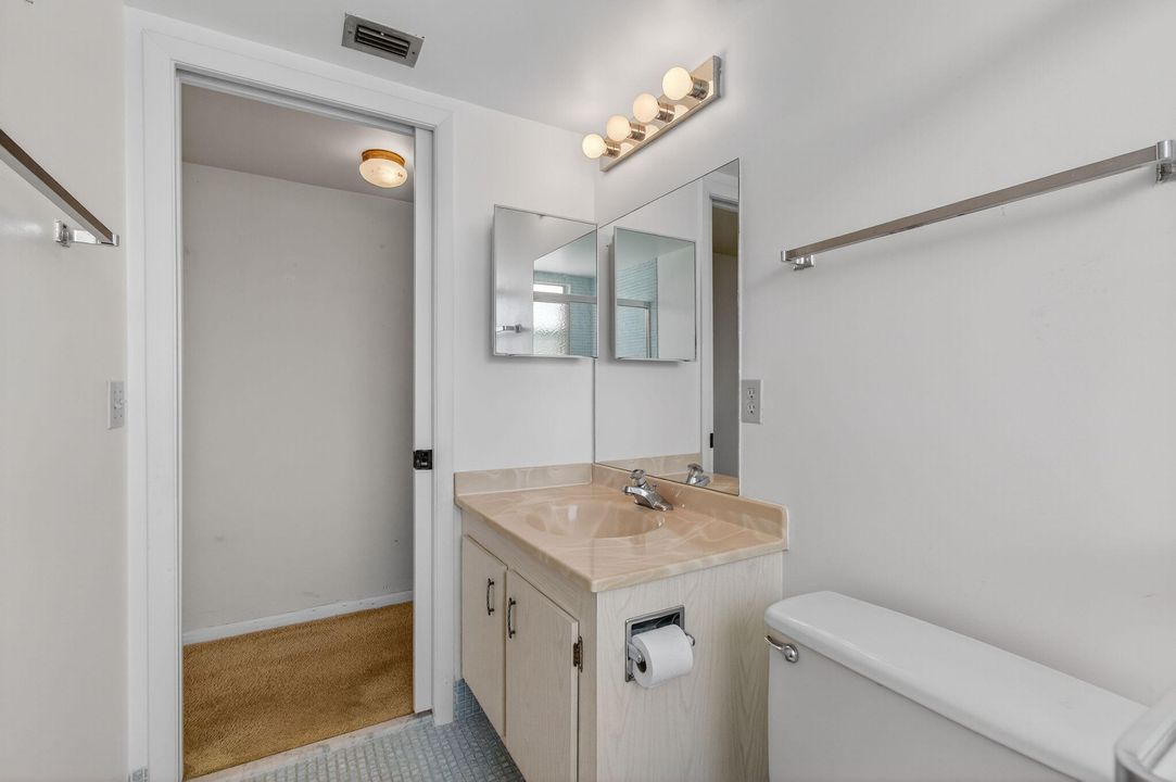 For Sale: $175,000 (2 beds, 2 baths, 1200 Square Feet)