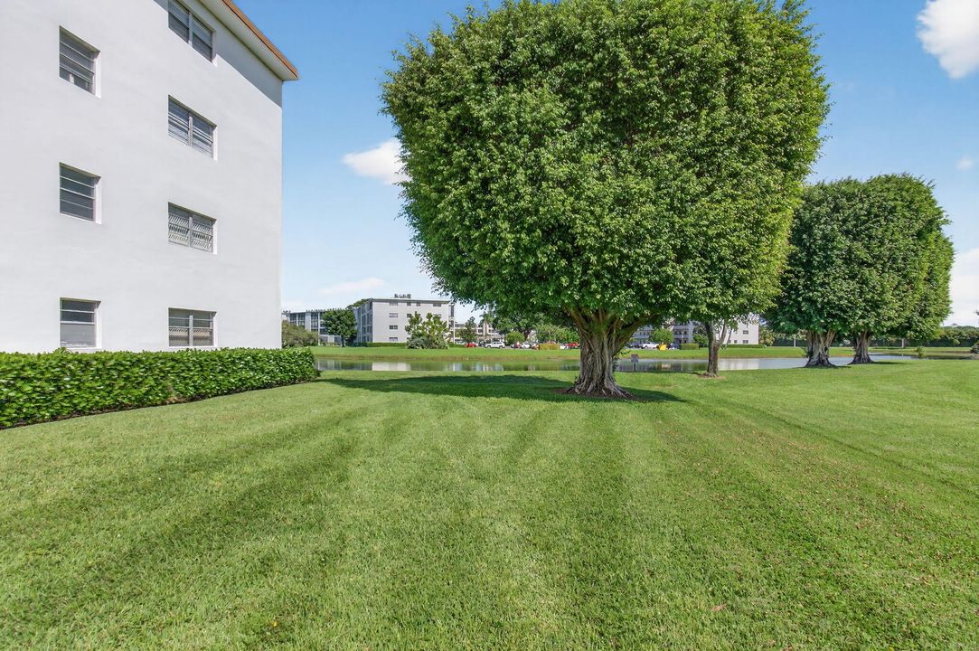 For Sale: $175,000 (2 beds, 2 baths, 1200 Square Feet)