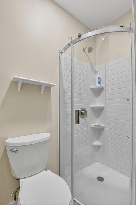 For Rent: $11,000 (2 beds, 1 baths, 836 Square Feet)