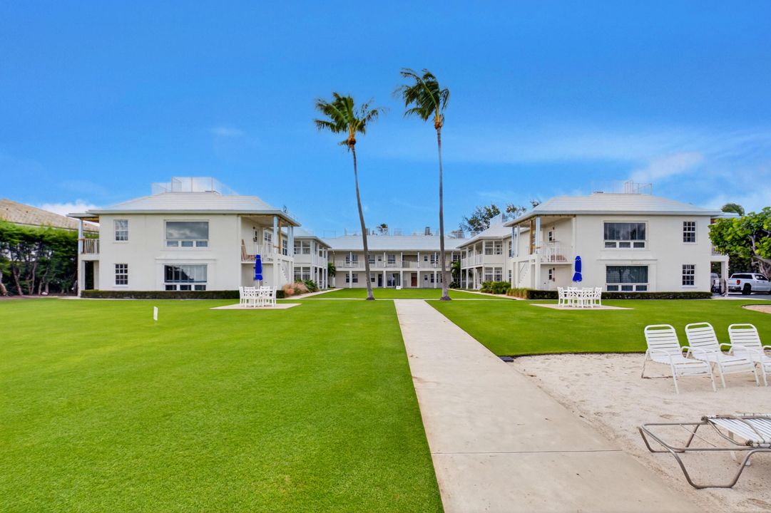 For Rent: $11,000 (2 beds, 1 baths, 836 Square Feet)