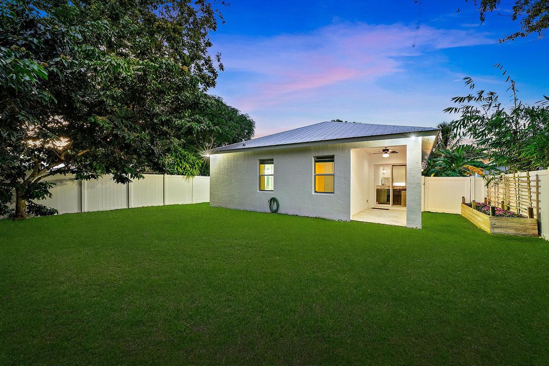 待售: $694,000 (3 贝兹, 2 浴室, 1613 平方英尺)