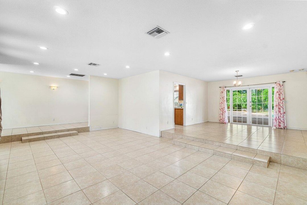 For Rent: $5,900 (4 beds, 2 baths, 3464 Square Feet)