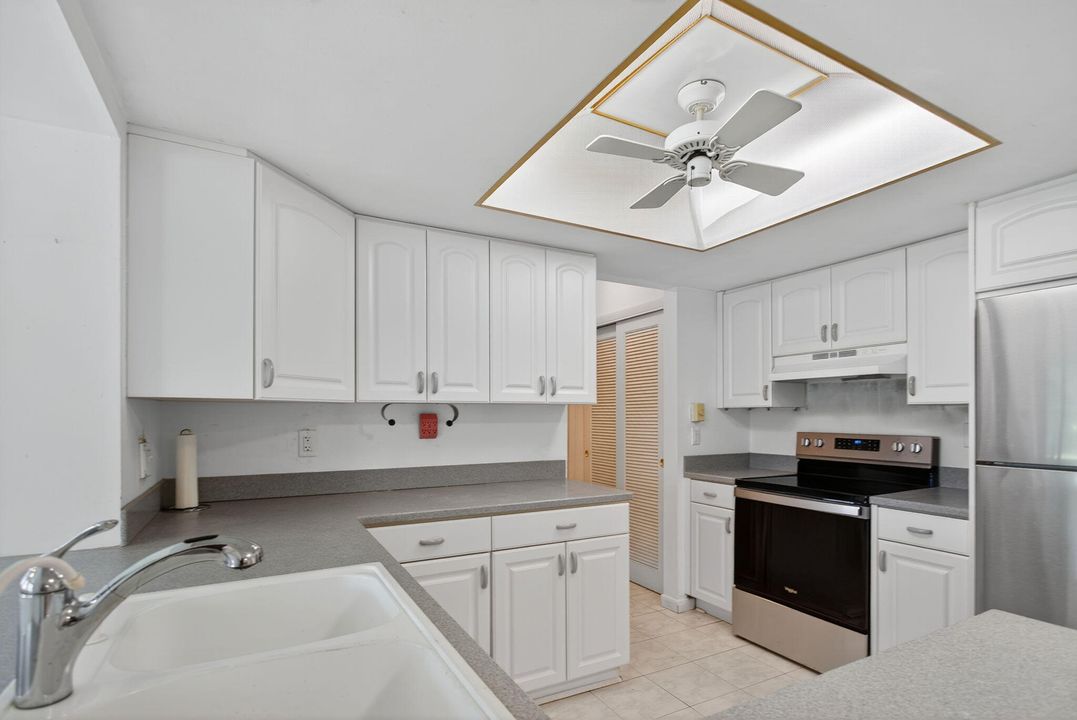 待售: $315,000 (2 贝兹, 2 浴室, 1141 平方英尺)