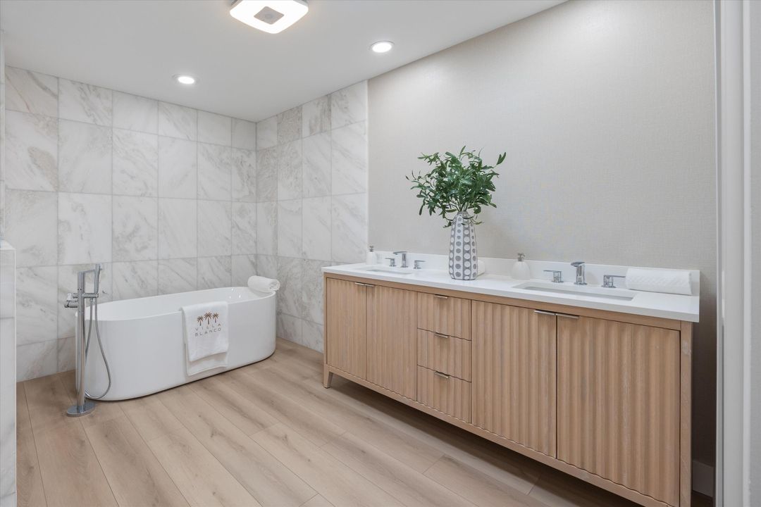 For Sale: $1,535,000 (3 beds, 2 baths, 2079 Square Feet)