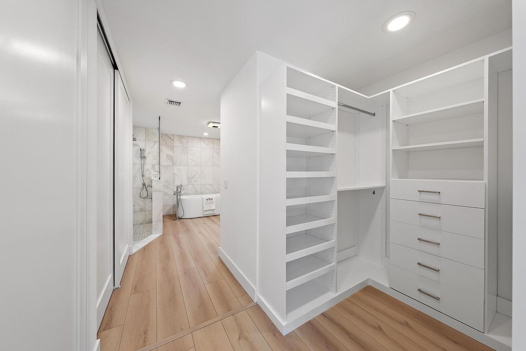 For Sale: $1,535,000 (3 beds, 2 baths, 2079 Square Feet)