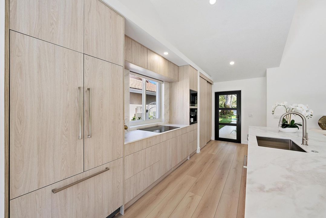 For Sale: $1,535,000 (3 beds, 2 baths, 2079 Square Feet)