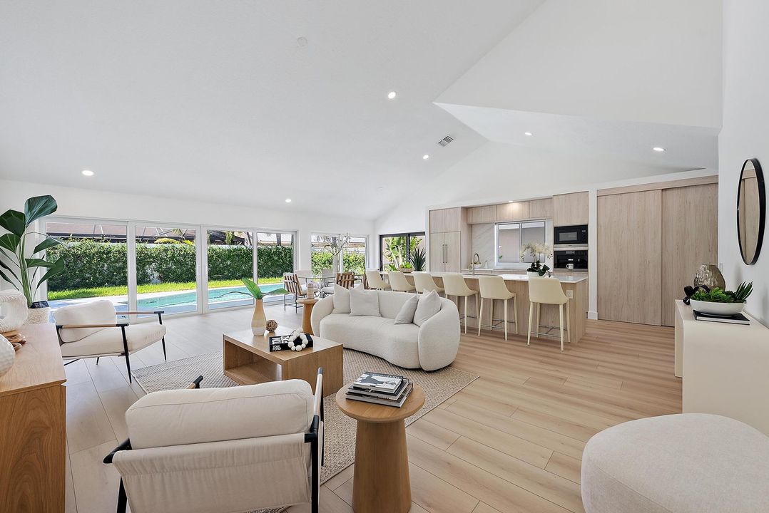 For Sale: $1,535,000 (3 beds, 2 baths, 2079 Square Feet)