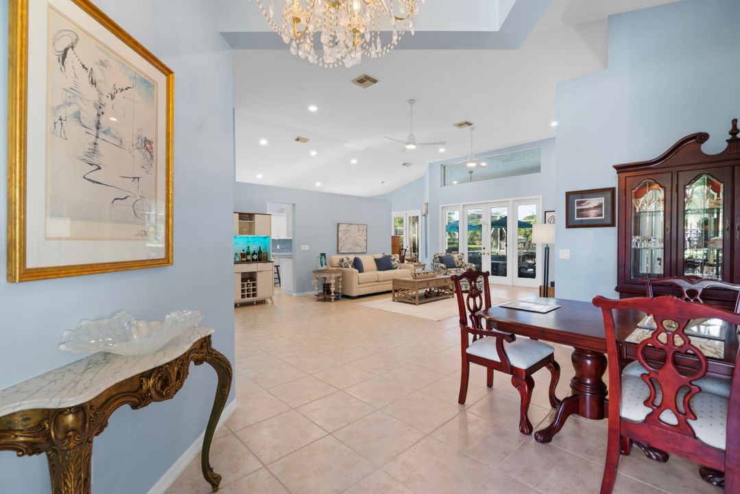 合同活跃: $525,000 (2 贝兹, 2 浴室, 2157 平方英尺)