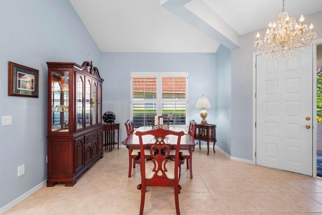 合同活跃: $525,000 (2 贝兹, 2 浴室, 2157 平方英尺)